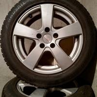 Cerchi in lega da 16 con gomme invernali