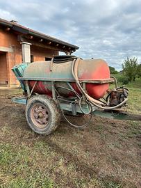 Serbatoio trainato su ruote