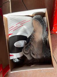 Scarpe antinfortunistiche nuove