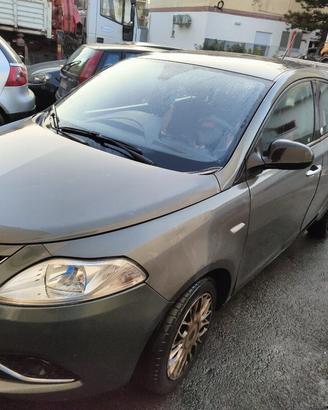 Lancia Ypsilon 1,2 benzina-gpl