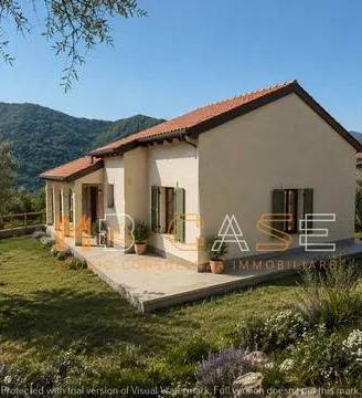Villa di 300 m² con 5 locali e box auto a Casanova