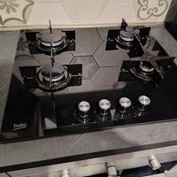 Piano Cottura Gas di Design Beko vetro nero