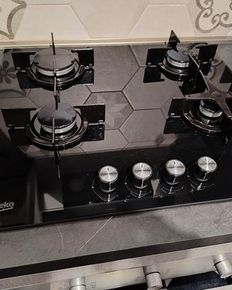Piano Cottura Gas di Design Beko vetro nero