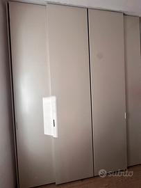 Armadio Poliform resistente e a tutta altezza