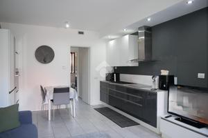 2 LOCALI A MONTANO LUCINO