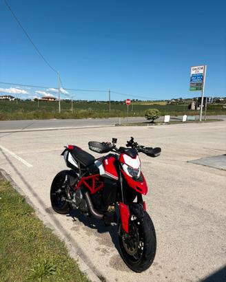 DUCATI HYPERMOTARD 950