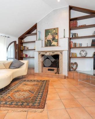 CASA SEMINDIPENDENTE A CASELLE TORINESE