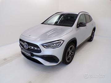 MERCEDES-BENZ GLA 250 e Plug-in hybrid Automatic