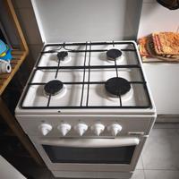 Cucina a gas 4 fuochi con forno  funzionante