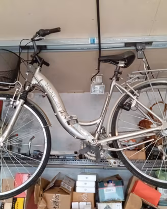 Bicicletta  donna  tipo city bike 