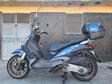 Beverly 200 Anno 2003 per poco utilizzo