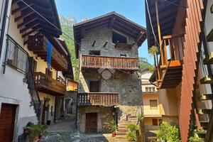 CASA INDIPENDENTE A DARFO BOARIO TERME
