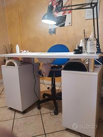 POSTAZIONE MANICURE CON ASPIRATORE