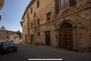 Villa di 700 m² con più di 5 locali a Montalcino