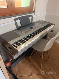 Yamaha DGX-640 Pianoforte Digitale