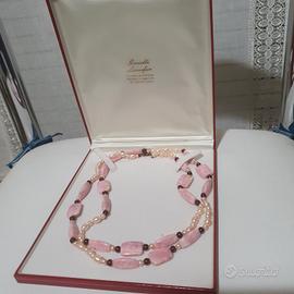 Collana ,con perle  bianche e pietre di opale rosa