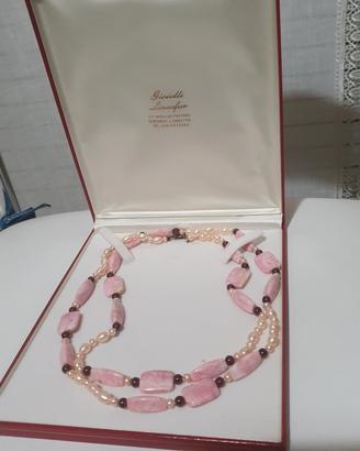 Collana ,con perle  bianche e pietre di opale rosa