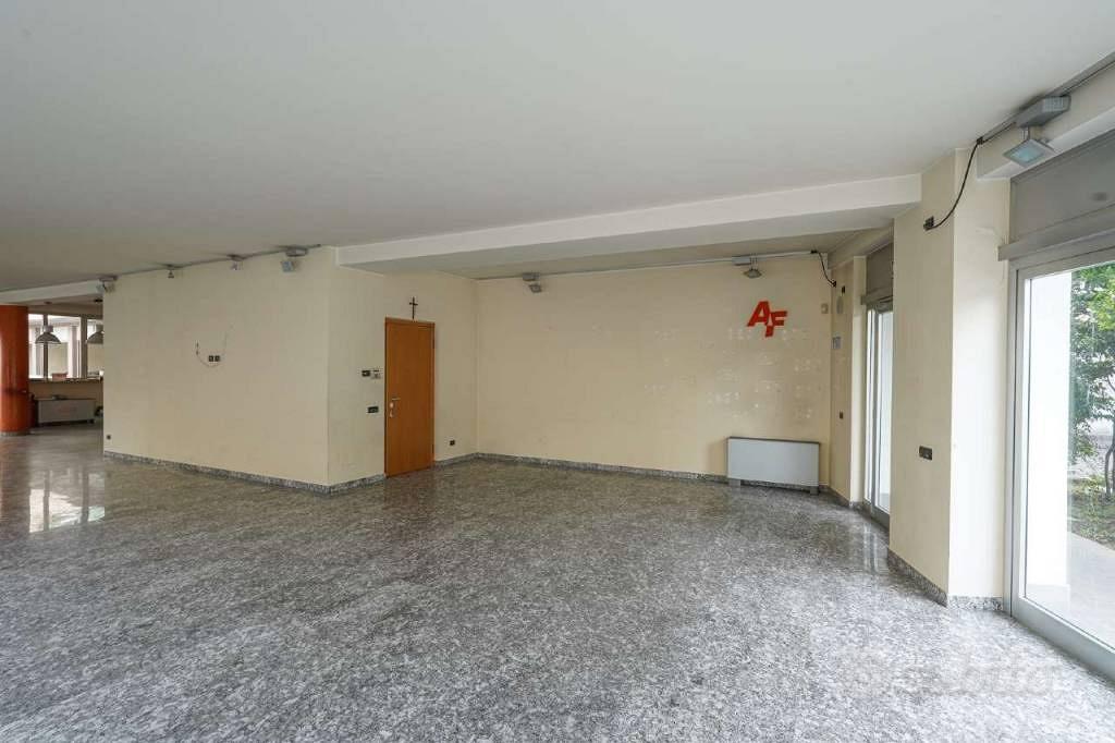 Immobile di 208 m² con 1 locale a Bergamo - Vista 2