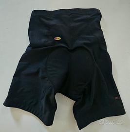 pantaloncino con protezione