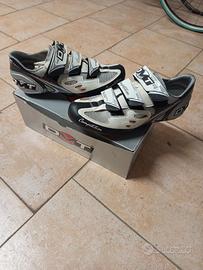 scarpe DMT