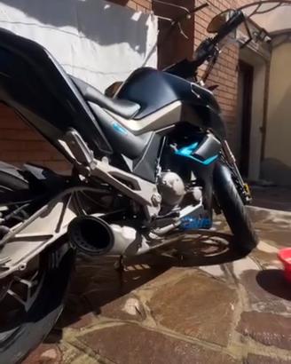 Zontes 125 U - Naked sportiva