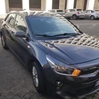 Auto Kia Rio