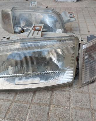 FARI e FRECCE anteriori Fiat punto 1999