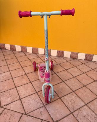 Monopattino a tre ruote Minnie Mouse