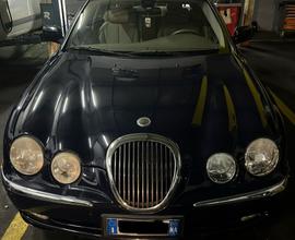 Jaguar S-TYPE