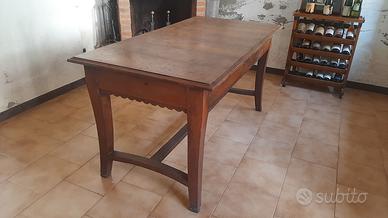 Tavolo in castagno misure 160x82x82
