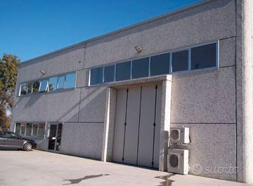 Capannone di 1200 in condominio chiuso