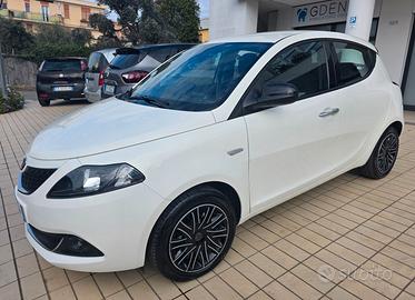 Lancia Ypsilon 1.0 FireFly 5 porte S&S Hybrid Gold