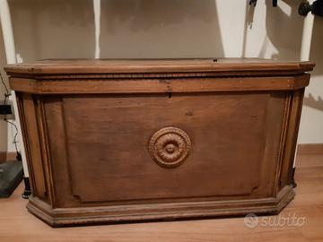 Cassapanca in legno