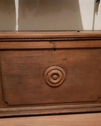 Cassapanca in legno