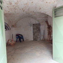 Locale garage 20mq ad Ostuni vicino centro storico