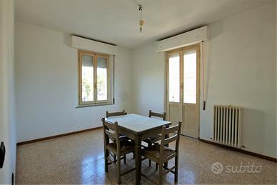 Appartamento al primo piano con balcone e soffitta