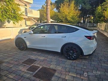 Tesla Model Y Performance AWD – 03/2024 45.000 km