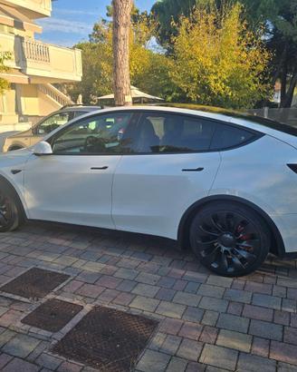 Tesla Model Y Performance AWD – 03/2024 45.000 km