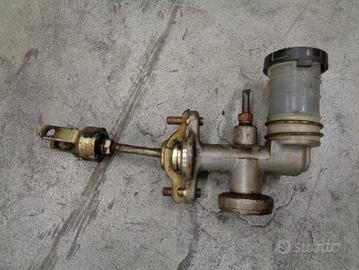 POMPA FRIZIONE SUL PEDALE TROOPER 3.0D DT 2000