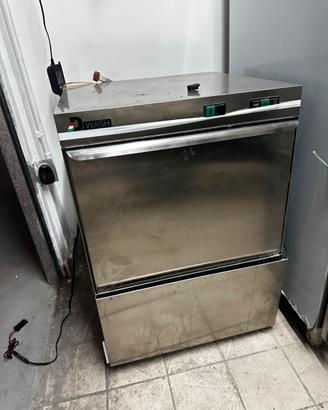 Lavastoviglie a carico frontale cesto 50x50