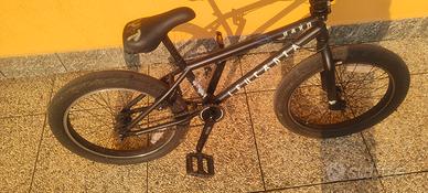 bicicletta bmx