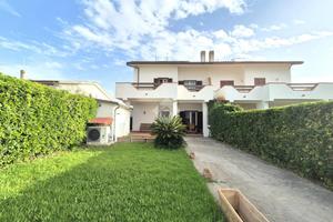 QUADRIFAMILIARE A TARQUINIA