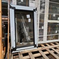 finestra pvc colore nero