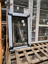 finestra pvc colore nero
