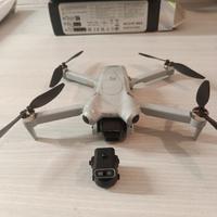 Drone con radiocomando nuovo.