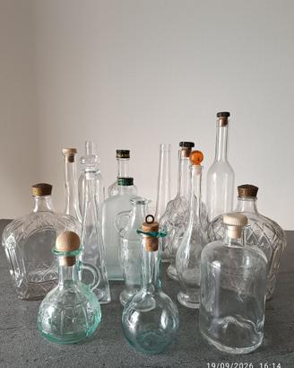 BOTTIGLIE VECCHIE E ANTICHE PER LIQUORI