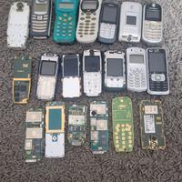 Lotto cellulari x pezzi di ricambio 