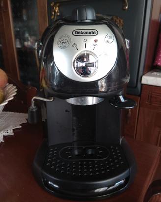 MACCHINA DA CAFFE' ESPRESSO E CAPPUCCINO DELONGHI