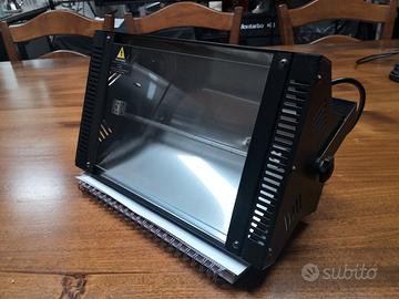 Faro Stroboscopico Karma Strobo 100