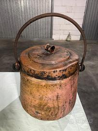 Paiolo di rame con coperchio